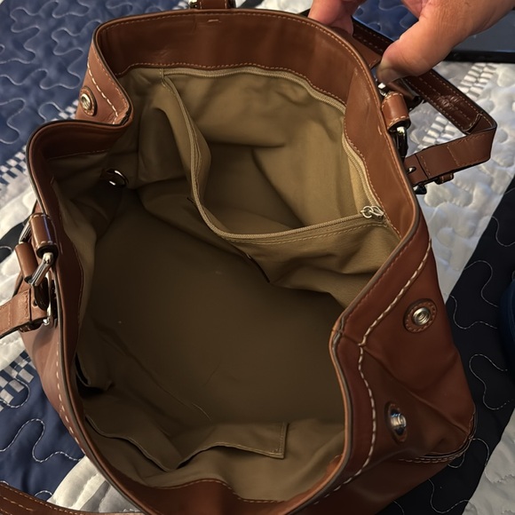 ⬇️⬇️PRICE DROP ⬇️⬇️ Coach all leather satchel. - Picture 9 of 12